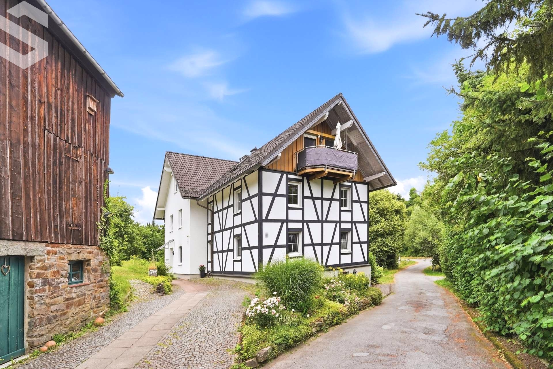 Ein Haus. Vier Wohneinheiten. Investment in Reichshof, 51580 Reichshof, Mehrfamilienhaus (Anlageobjekt)