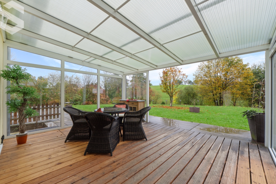 EG Überdachte Terrasse
